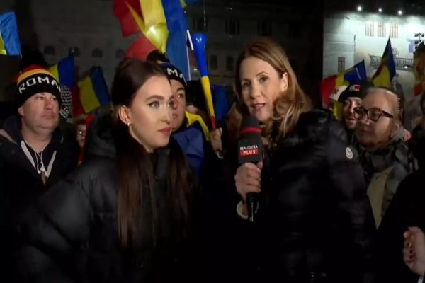 Anca Alexandrescu, în mijlocul oamenilor revoltați și disperați de austeritatea lui Bolojan: „Ne-au distrus țara!” - VIDEO