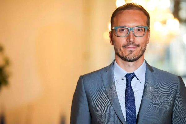 România sub blestemul impostorilor: ”Afacerea zăpezii” sau cum se topesc taxele noastre sub nămeți