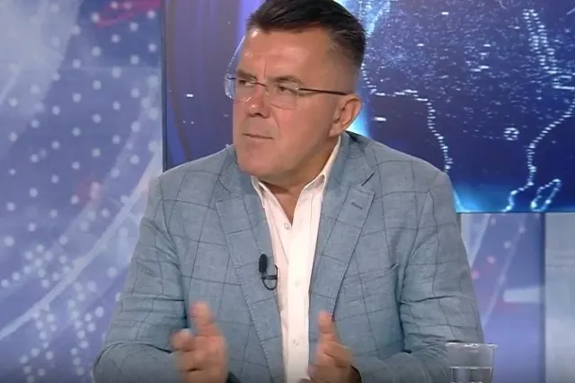Dan Dungaciu (prim-vicepreședinte AUR): „Peste aceste lucruri trebuie să trecem strângând din pumn, fiind puternici și revenind la vechea ordine” 
