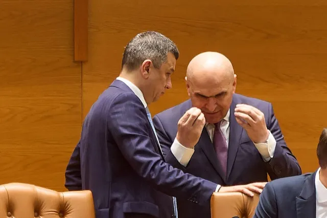 PNL acuză PSD că face jocurile AUR în Parlament. Ce reproșuri aduce liberalilor majoritatea parlamentară