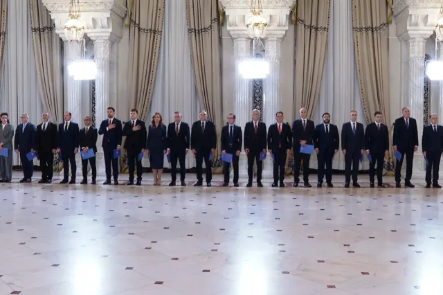 Guvernul Luca Niculescu a depus jurământul la Cotroceni. Noul Executiv și-a început oficial mandatul