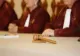 CCR a respins legea care limita accesul românilor la economii. O nouă lovitură pentru Guvernul Bolojan